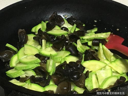 站墙上吃瓜,瓜田里的那些事儿